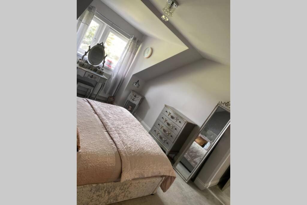 Alcantara- Modern Home With Hot Tub- Sleeps 10 Cromdale Exteriér fotografie