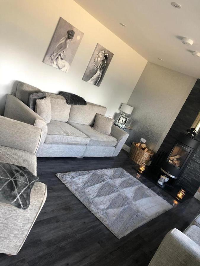 Alcantara- Modern Home With Hot Tub- Sleeps 10 Cromdale Exteriér fotografie