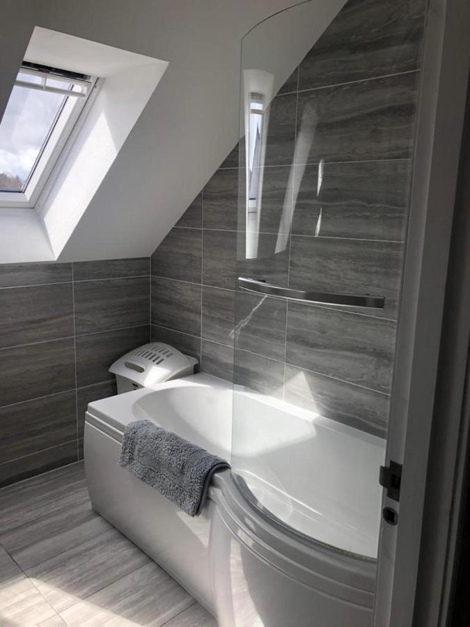Alcantara- Modern Home With Hot Tub- Sleeps 10 Cromdale Exteriér fotografie
